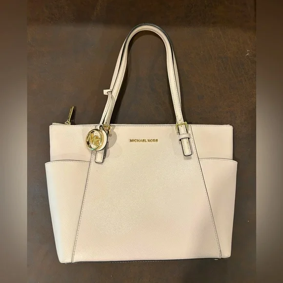 MK Charlotte Large Saffiano Leather Top-Zip Tote Bag - Picture 3 of 7